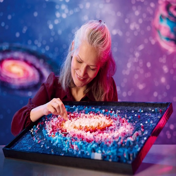LEGO Cosmic Galaxy Puzzle - Vibrant Colors - Picture 6 of 6